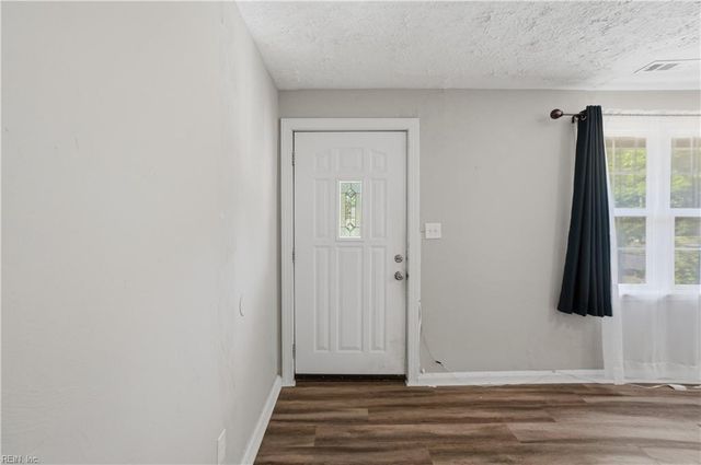 103 Woodhaven RD, Newport News, VA 23608