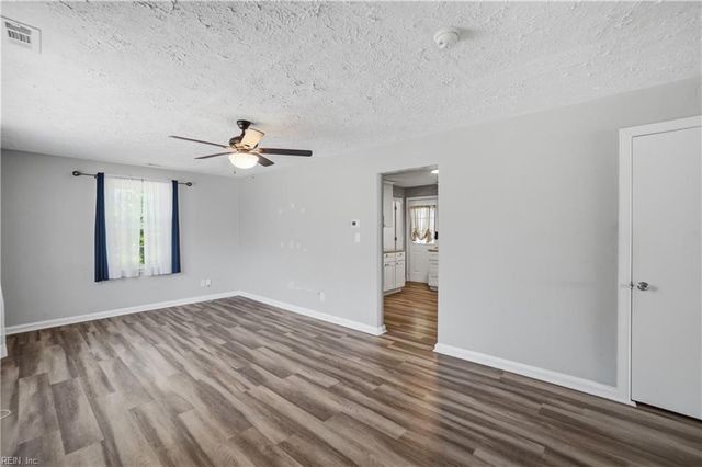 103 Woodhaven RD, Newport News, VA 23608