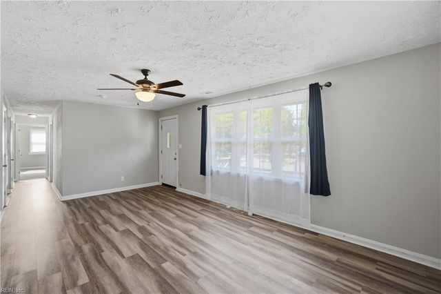 103 Woodhaven RD, Newport News, VA 23608