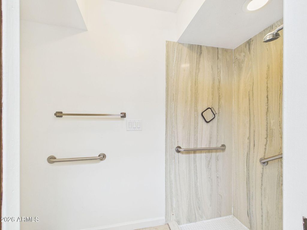 Image 16 of property listing at 2426 N SHADE TREE Circle, Tucson, AZ 85715