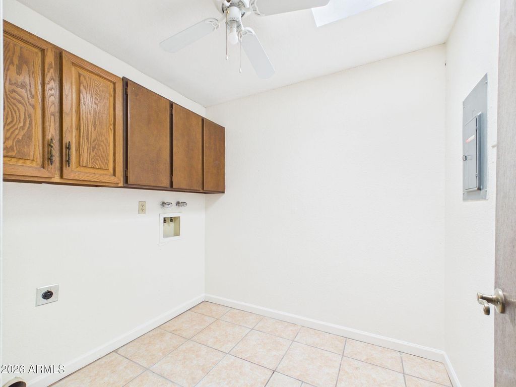 Image 28 of property listing at 2426 N SHADE TREE Circle, Tucson, AZ 85715