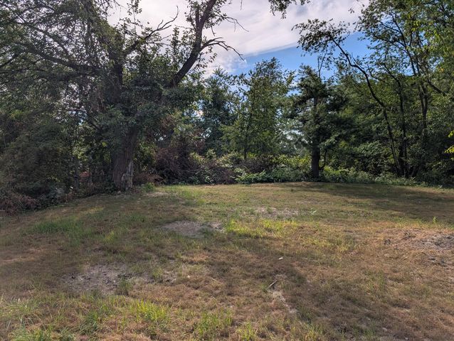 615 Yellowstone Road, Valparaiso, IN 46385