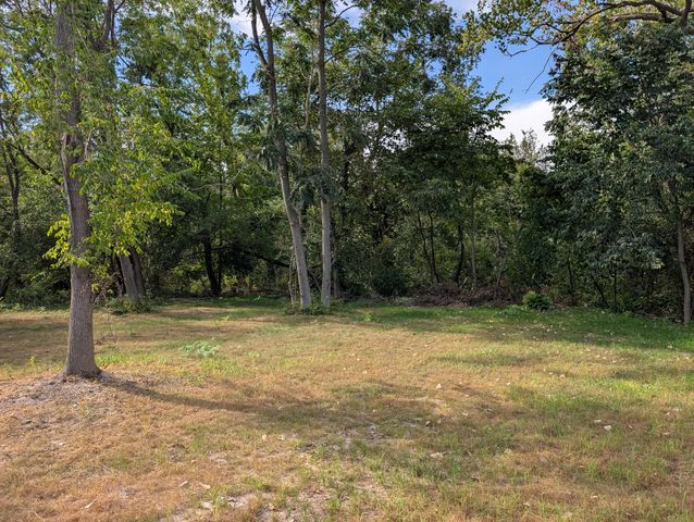 615 Yellowstone Road, Valparaiso, IN 46385