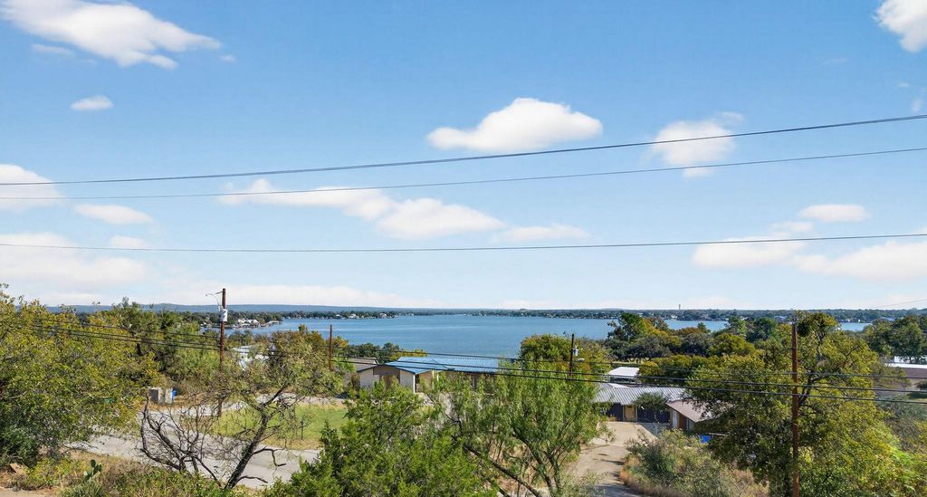 126 Inspiration DR, Sunrise Beach, TX 78643