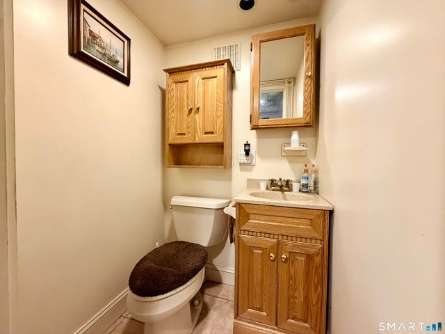 40 Andrews Avenue, Milford, CT 06460
