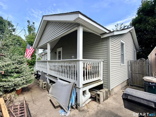 40 Andrews Avenue, Milford, CT 06460