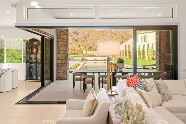 18472 Boulder Bluff, Silverado, CA 92676