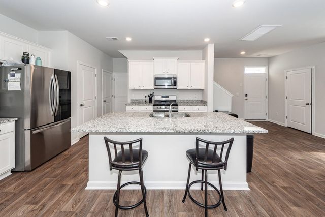 179 Cloverleaf Street, Summerville, SC 29483