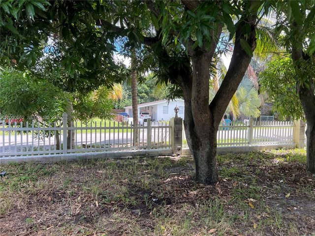 931 NW 34th Way, Lauderhill, FL 33311