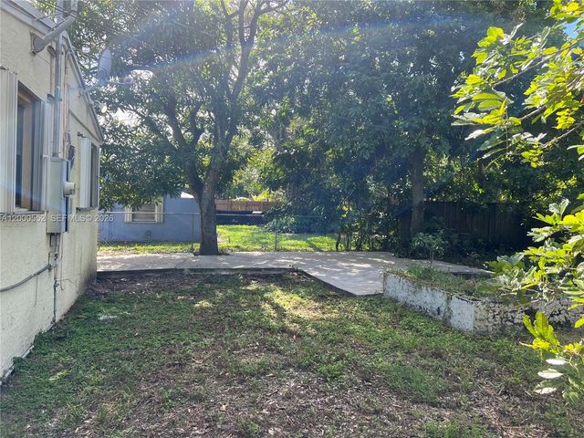 931 NW 34th Way, Lauderhill, FL 33311