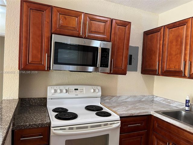 931 NW 34th Way, Lauderhill, FL 33311