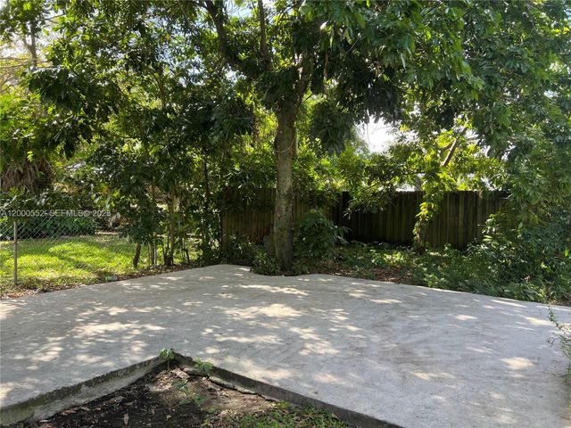 931 NW 34th Way, Lauderhill, FL 33311