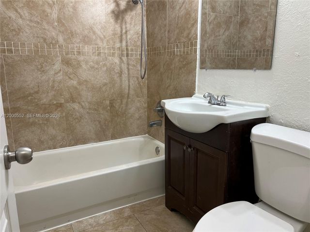 931 NW 34th Way, Lauderhill, FL 33311