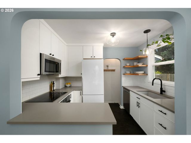 7716 N MCKENNA Ave, Portland, OR 97203