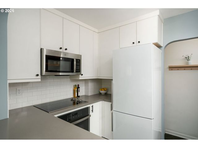 7716 N MCKENNA Ave, Portland, OR 97203