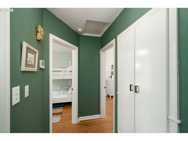 7716 N MCKENNA Ave, Portland, OR 97203