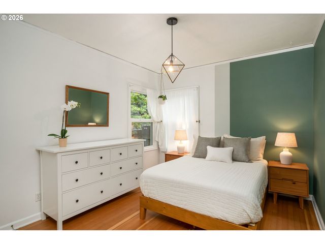 7716 N MCKENNA Ave, Portland, OR 97203