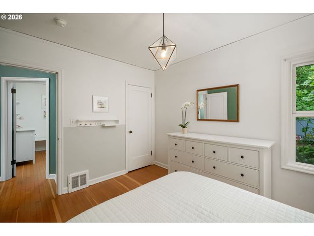 7716 N MCKENNA Ave, Portland, OR 97203