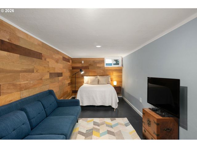 7716 N MCKENNA Ave, Portland, OR 97203