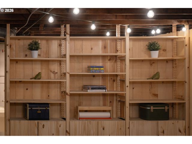 7716 N MCKENNA Ave, Portland, OR 97203