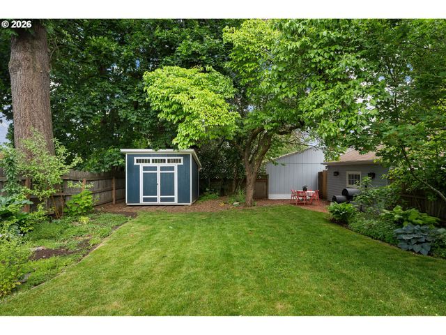 7716 N MCKENNA Ave, Portland, OR 97203