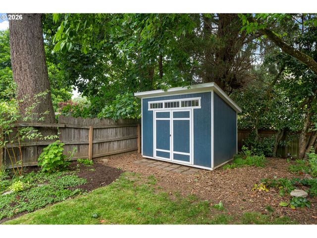 7716 N MCKENNA Ave, Portland, OR 97203