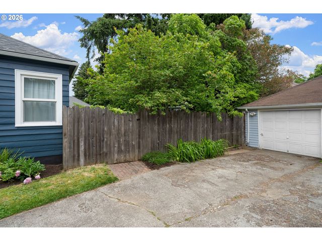 7716 N MCKENNA Ave, Portland, OR 97203