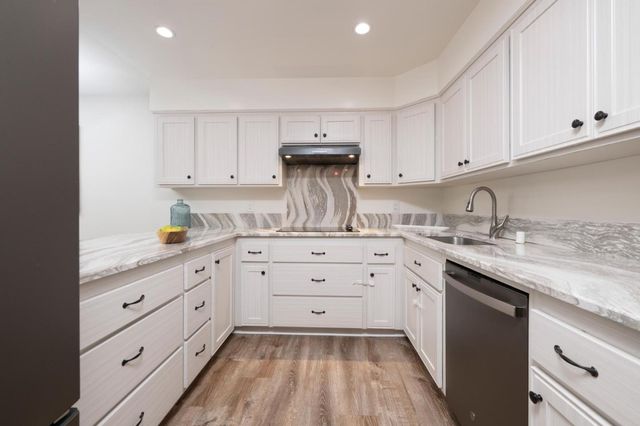 601 Leahy Street 306, Redwood City, CA 94061