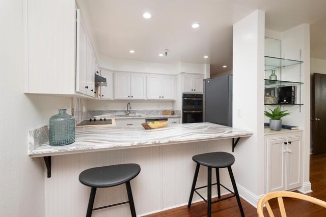 601 Leahy Street 306, Redwood City, CA 94061