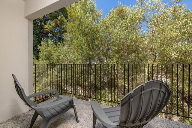 601 Leahy Street 306, Redwood City, CA 94061