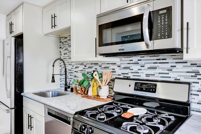 7332 29th Avenue SW, Seattle, WA 98126