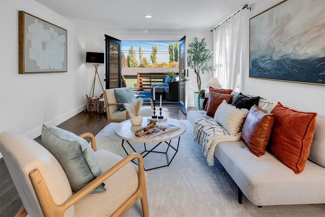 7332 29th Avenue SW, Seattle, WA 98126