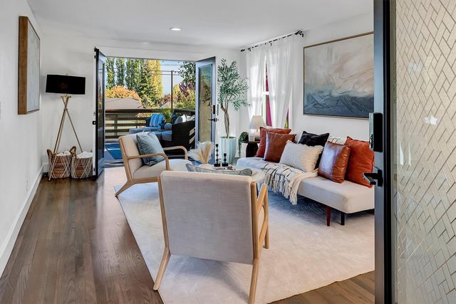7332 29th Avenue SW, Seattle, WA 98126
