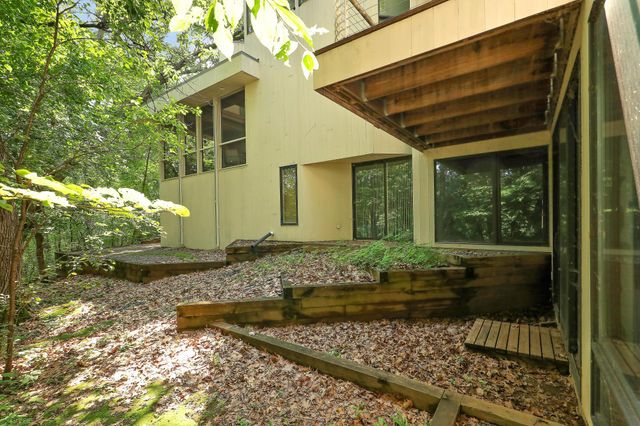 18804 Kingswood Terrace, Minnetonka, MN 55345