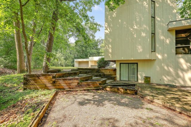 18804 Kingswood Terrace, Minnetonka, MN 55345