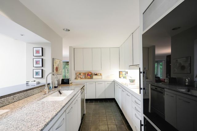 18804 Kingswood Terrace, Minnetonka, MN 55345