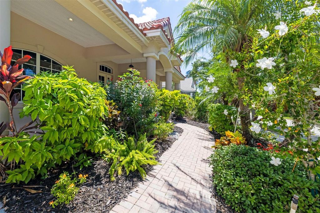Image 15 of property listing at 4770 MAINSAIL DRIVE, Bradenton, FL 34208