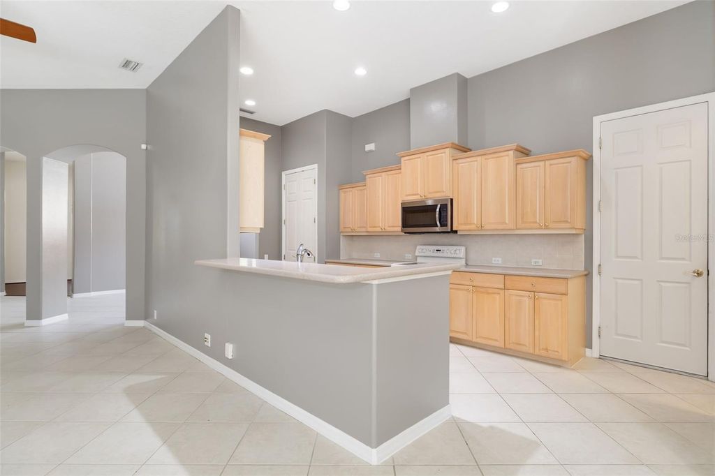 Image 24 of property listing at 4770 MAINSAIL DRIVE, Bradenton, FL 34208