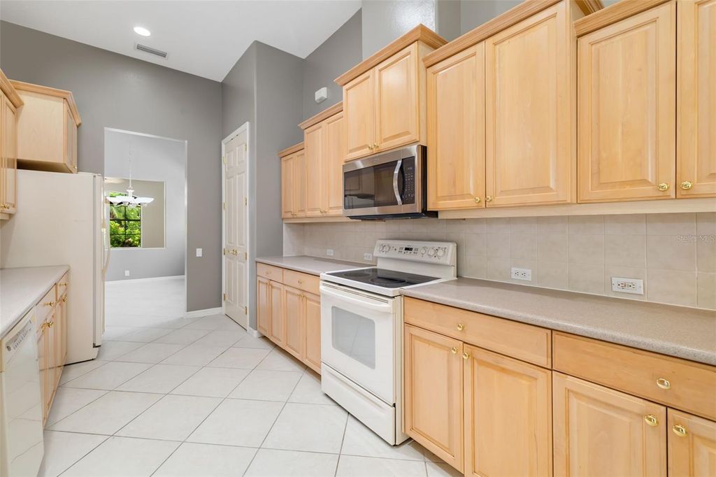 Image 26 of property listing at 4770 MAINSAIL DRIVE, Bradenton, FL 34208