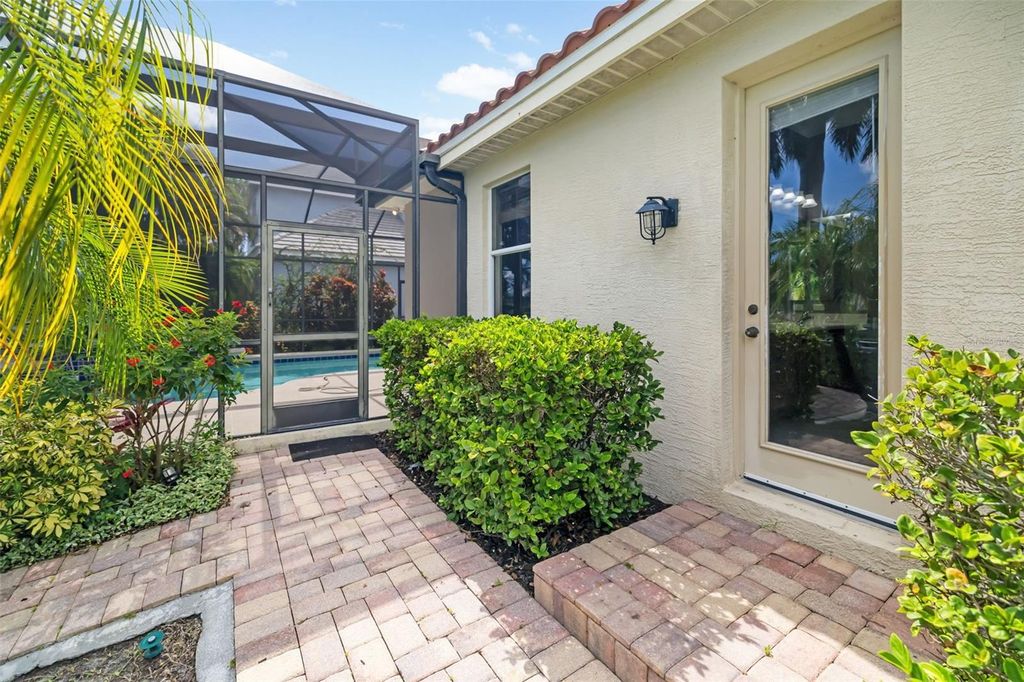 Image 41 of property listing at 4770 MAINSAIL DRIVE, Bradenton, FL 34208