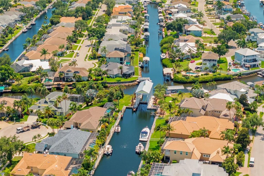Image 48 of property listing at 4770 MAINSAIL DRIVE, Bradenton, FL 34208