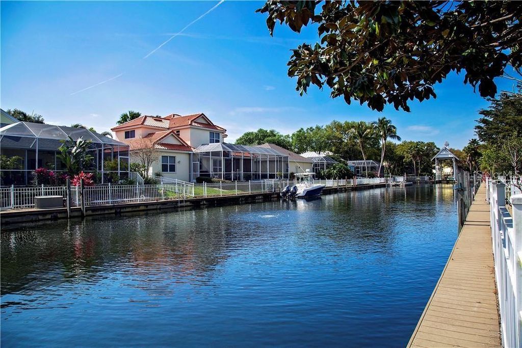 Image 8 of property listing at 4770 MAINSAIL DRIVE, Bradenton, FL 34208