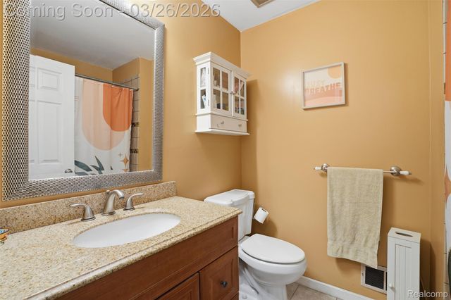 5371 Tuliptree Court, Flint Charter Township, MI 48532