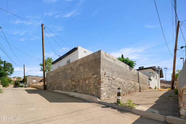 1511 N Virginia Street, El Paso, TX 79902