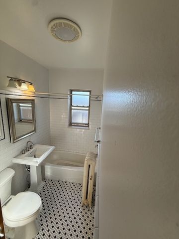 2145 W Lunt Avenue 3, Chicago, IL 60645