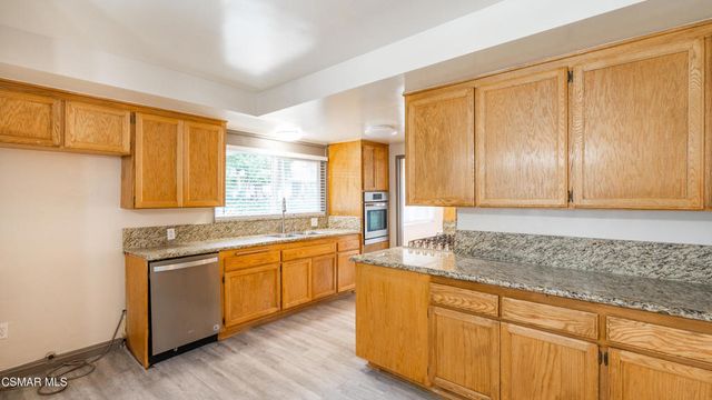 5901 Hanna Avenue, Woodland Hills, CA 91367
