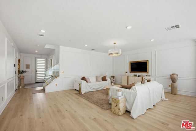 16763 Mistletoe Lane, Fontana, CA 92336