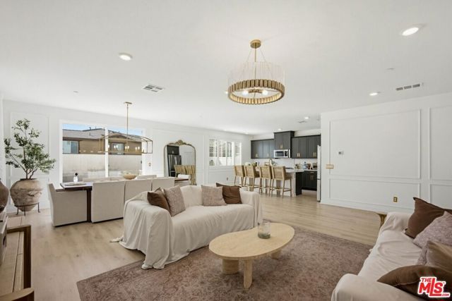 16763 Mistletoe Lane, Fontana, CA 92336