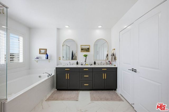 16763 Mistletoe Lane, Fontana, CA 92336