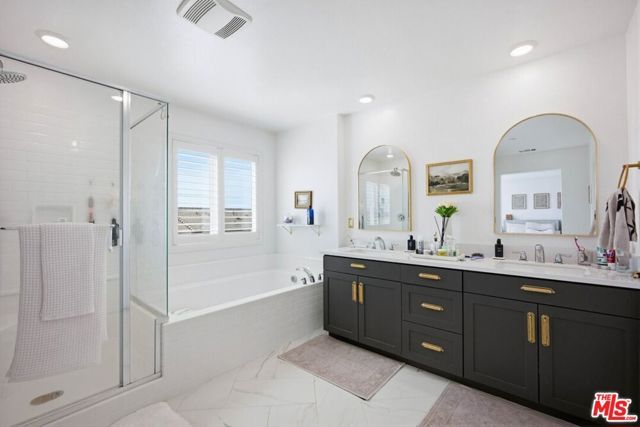 16763 Mistletoe Lane, Fontana, CA 92336
